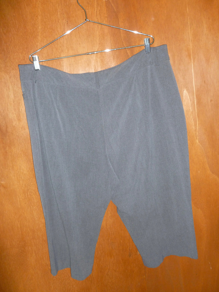 Charcoal Jersey Capri (22W)