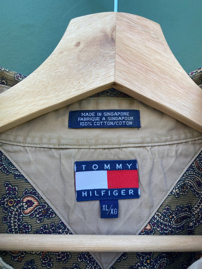 Vintage 90s Tommy Hilfiger Paisley Button Up (XL)