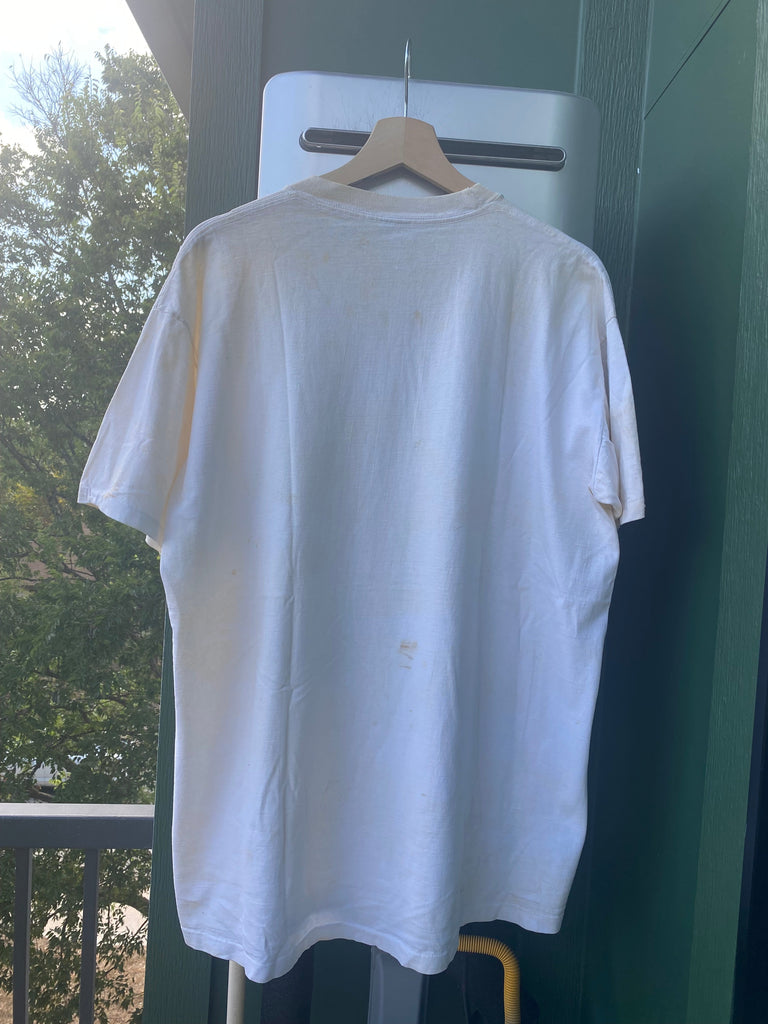 Vintage 90s Hard Man is Good To Find Art Tee (L/XL)