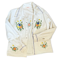 Vintage Floral Embroidered Pearl Snap