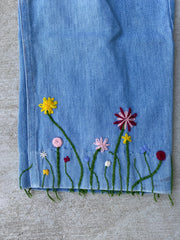 Vintage 70s Brittania  Hand Stitched Flower Jeans (29)