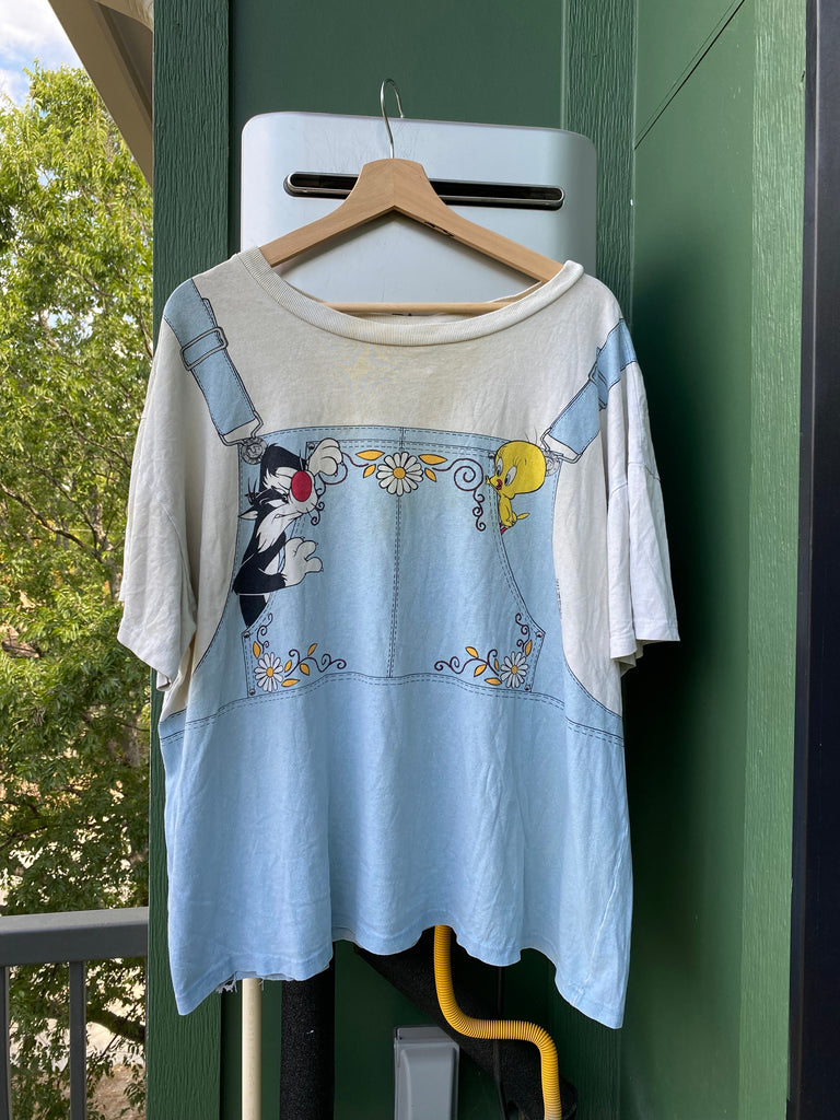 Vintage 90s Looney Tunes Overalls All Over Print Boxy Tee (XL/XXL)