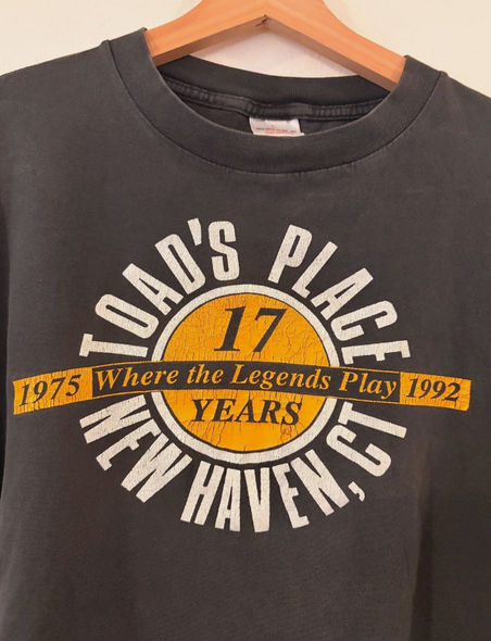 Vintage Toad's Place T-Shirt Size L Rock Concert New Haven CT Music 90s