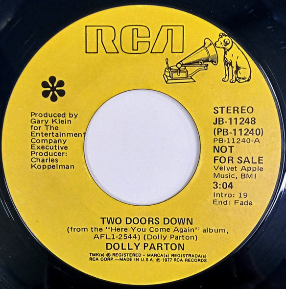 Dolly Parton : Two Doors Down / It's All Wrong, But It's All Right (7", Promo)