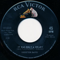 Skeeter Davis : I Can't Stay Mad At You / It Was Only A Heart (7", Single, Roc)