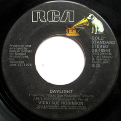 Vicki Sue Robinson : Turn The Beat Around / Daylight (7", Single)