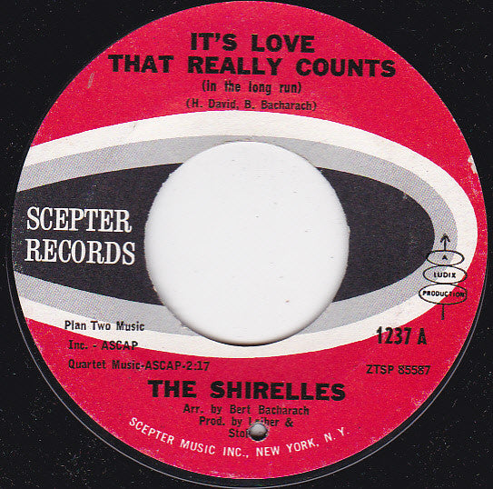 The Shirelles : It's Love That Really Counts / Stop The Music (7", Single)